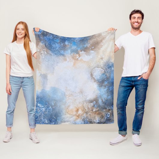Couverture Polaire Nuages Texturés Bleu Abstrait & Sable (En situation)