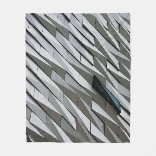 Couverture Polaire onduler des formes abstraites sur une façade de bâ (Devant)