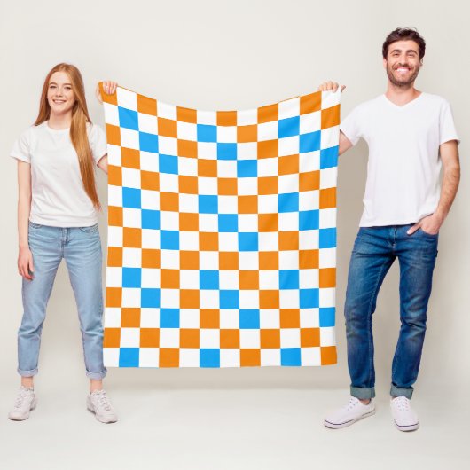 Couverture Polaire Orange White Blue Checkered Pattern Design  (En situation)