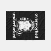 Couverture Polaire Overworked And Underfored Funny Raccoon Coffee Say (Devant (Horizontal))