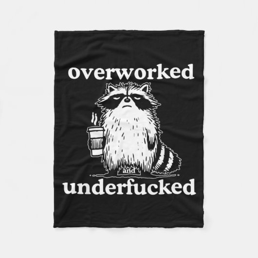 Couverture Polaire Overworked And Underfored Funny Raccoon Coffee Say (Devant)