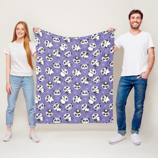 Couverture Polaire Panda mignon patte fond bleu (En situation)