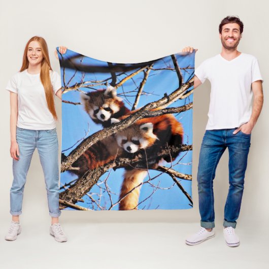Couverture Polaire pandas rouges (En situation)