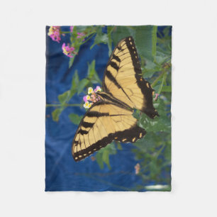Couverture Polaire Papillon à queue blanche jaune et noire sur un
