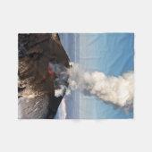 Couverture Polaire Paysage pittoresque : vue d'éruption de volcan (Devant (Horizontal))