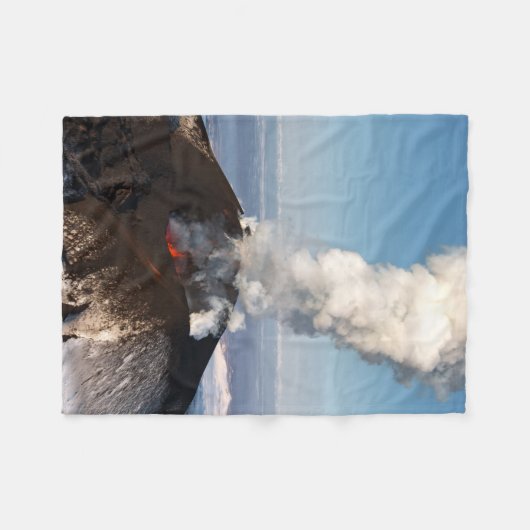 Couverture Polaire Paysage pittoresque : vue d'éruption de volcan (Devant (Horizontal))