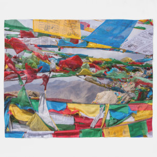 Couverture Polaire Paysage tibétain avec drapeaux de prière - Himalay