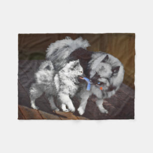 Couverture Polaire Peinture Keeshond Playtime - Jolie art original ch