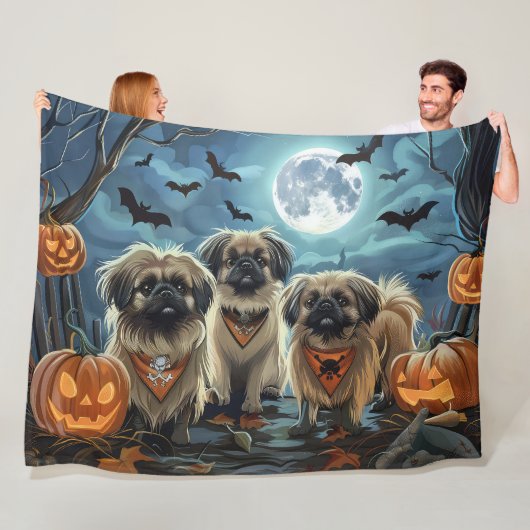 Couverture Polaire Pékingese Halloween Éffrayant (En situation)