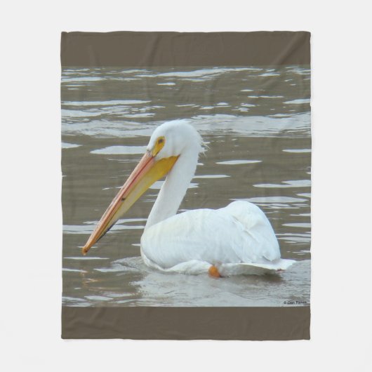 Couverture Polaire Pélican blanc B15 sur eau boueuse (Devant)