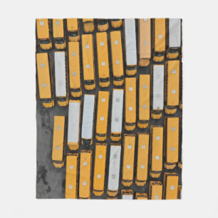 Couverture Polaire Photographie aérienne de bus blancs et jaunes