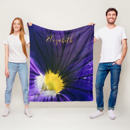 Couverture Polaire Photographie de macro violet pansy élégante (En situation)