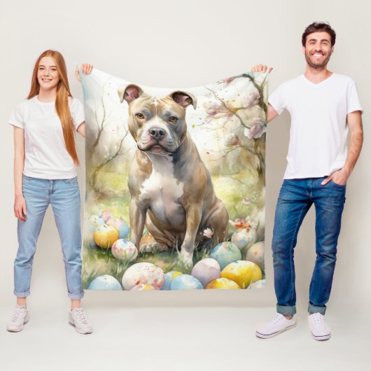 Couverture Polaire Pitbull Chien avec des oeufs de Pâques vacances (En situation)