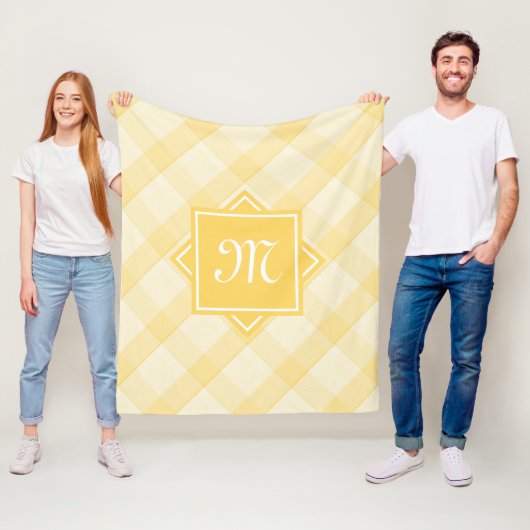 Couverture Polaire Plaid Jaune Chic Avec Monogramme Diagonal Moderne (En situation)
