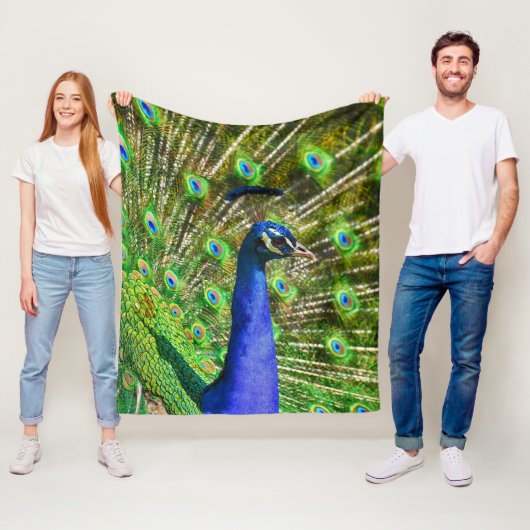 Couverture Polaire Plumes de paon doux (En situation)