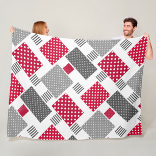 Couverture Polaire Pneuka rouge gris patchwork sur arrière - plan bla