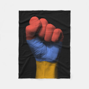 Couverture Polaire Poing serré augmenté avec le drapeau arménien