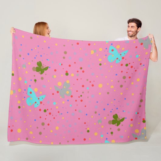 Couverture Polaire Points et papillons modernes rose (En situation)