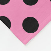 Couverture Polaire pois noirs en rose (Coin)