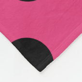 Couverture Polaire Pois noirs sur fuchsia (Coin)