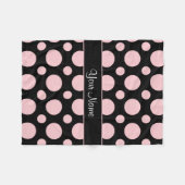 Couverture Polaire Pois rose sur l'arrière - plan noir (Devant (Horizontal))