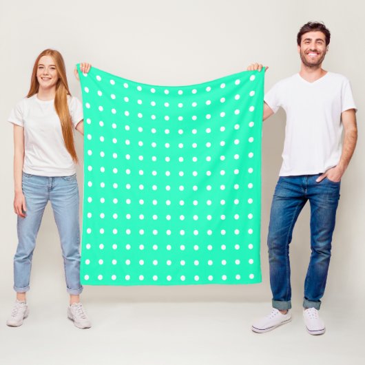 Couverture Polaire Pois verts et blancs (En situation)
