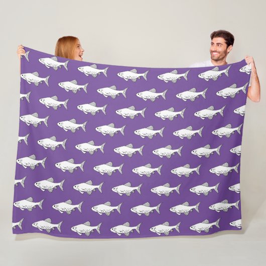 Couverture Polaire Poisson Motif pourpre (En situation)