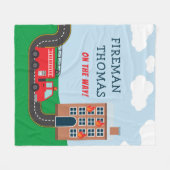 Couverture Polaire Pompier et Camion d'incendie avec le petit garçon  (Devant (Horizontal))