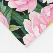 Couverture Polaire Pony rose fleurit sur un Arrière - plan feuillu (Coin)