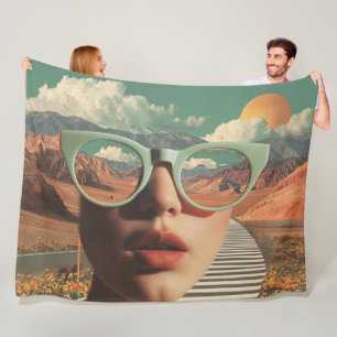Couverture Polaire Portrait surréaliste avec lunettes reflétant le dé