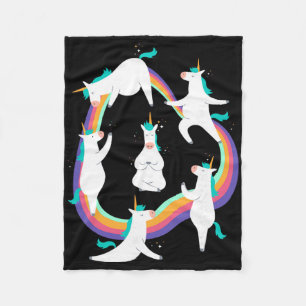 Couverture Polaire Poses de salutation au soleil de yoga licorne arc-