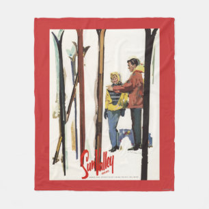 Couverture Polaire Poster Skis debout dans la neige par un couple