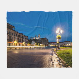 Couverture Polaire Prato della Valle la nuit à Padova, Italie