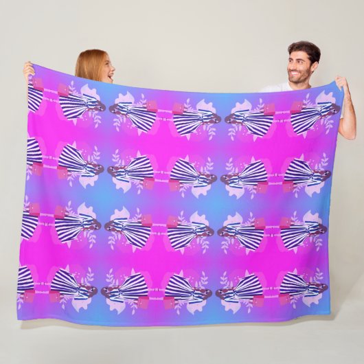 Couverture Polaire Préppy violet l belles femmes en robe moderne (En situation)