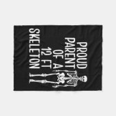 Couverture Polaire Proud Parent Of A 12ft Skeleton Funny Family Quote (Devant (Horizontal))
