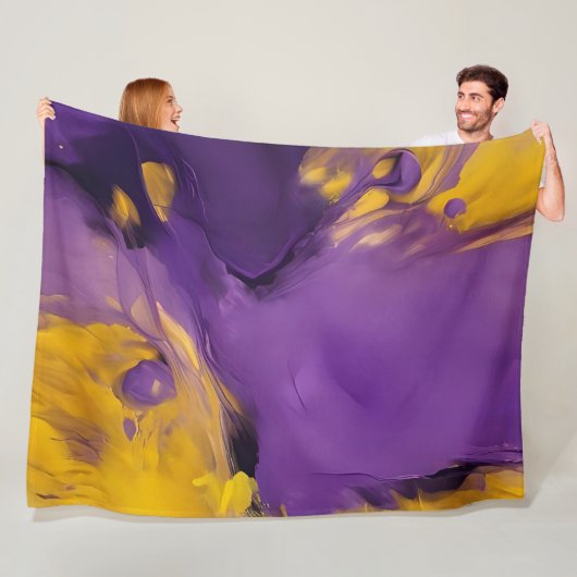 Couverture Polaire Purple and Gold Abstract (En situation)