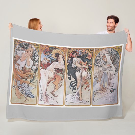 Couverture Polaire Quatre Saisons, Mucha (En situation)