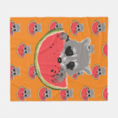 Couverture Polaire Raccoon mangeant de la pastèque (Devant (Horizontal))