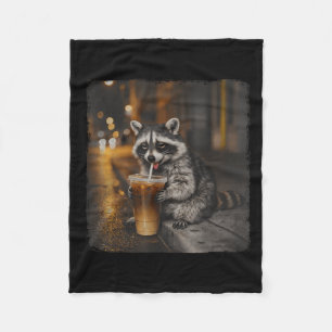 Couverture Polaire Raton laveur buvant du café glacé mème animal drôl