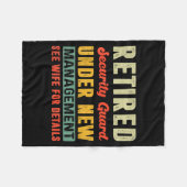 Couverture Polaire Retired Security Guard Under New Management Retire (Devant (Horizontal))