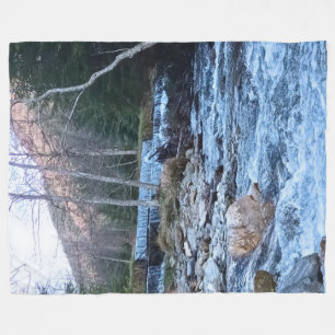 Couverture Polaire Rivière sauvage de montagne - Nature sauvage Rouma