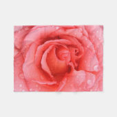 Couverture Polaire Romantique Rose rose rouge gouttes d'eau (Devant (Horizontal))