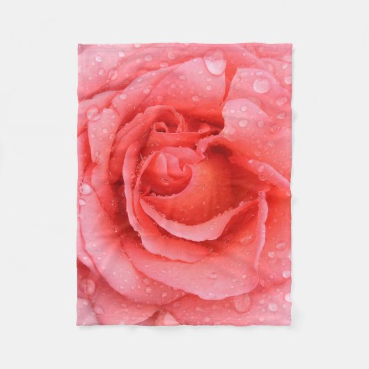 Couverture Polaire Romantique Rose rose rouge gouttes d'eau (Devant)