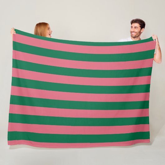 Couverture Polaire Rose Chéri Pickle Rayure Verte (En situation)