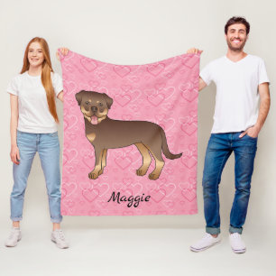 Couverture Polaire Rottweiler rouge et fauve sur cœurs roses & nom
