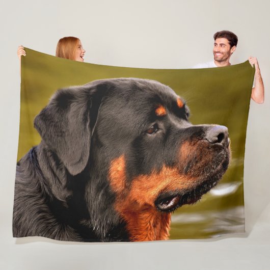 COUVERTURE POLAIRE ROTWEILLER (En situation)