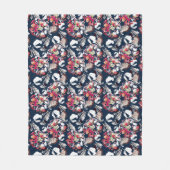 Couverture Polaire Rouge, fleurs blanches sur bleu. (Devant)
