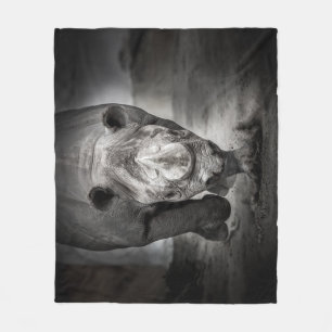 Couverture Polaire Running Rhinoceros : Wild Animal Portrait.
