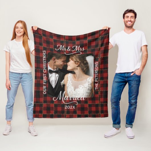 Couverture Polaire Rustic Red Buffalo Plaid First Christmas Married  (En situation)