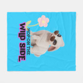 Couverture Polaire Sauter sur le côté sauvage (Devant (Horizontal))